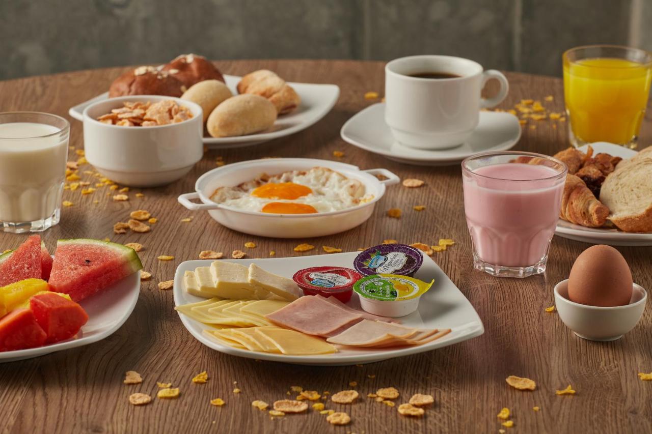 Hotel Ibis Cali Granada ภายนอก รูปภาพ
