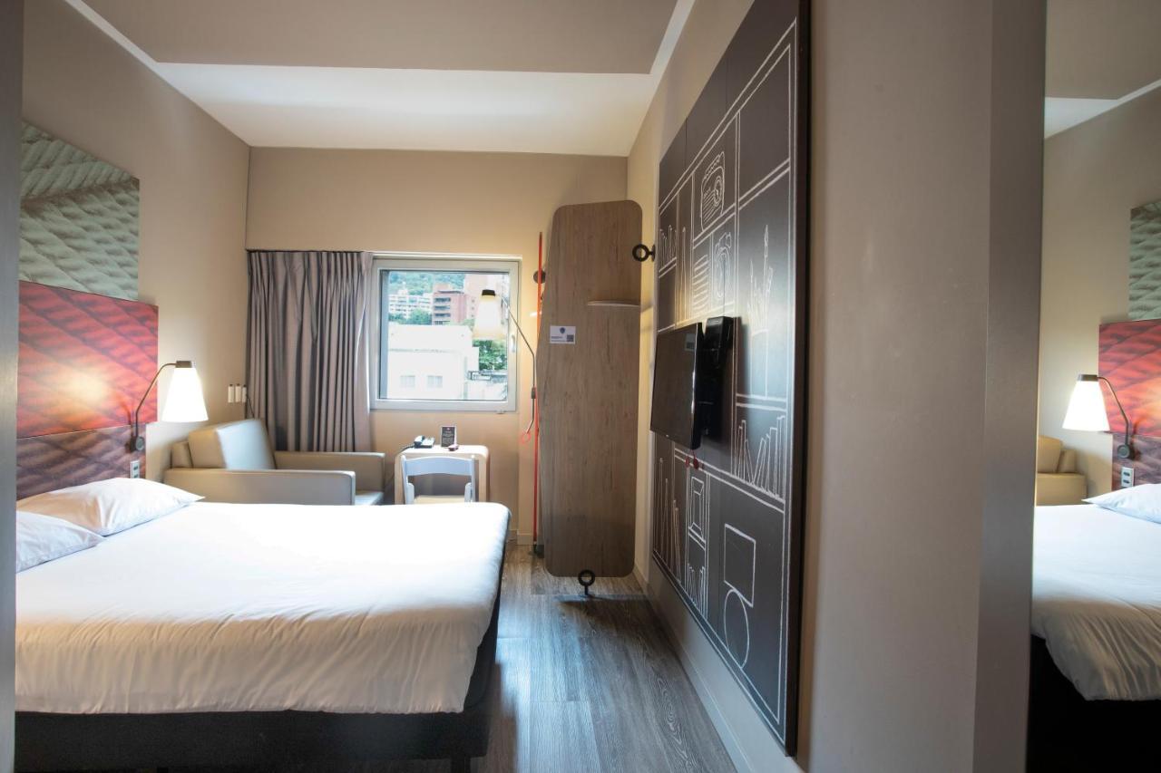 Hotel Ibis Cali Granada ภายนอก รูปภาพ