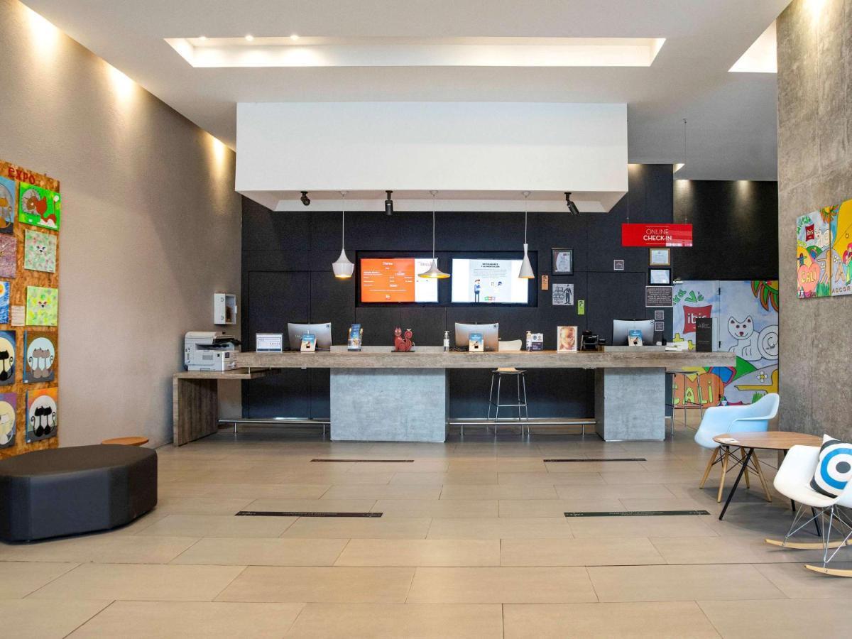 Hotel Ibis Cali Granada ภายนอก รูปภาพ